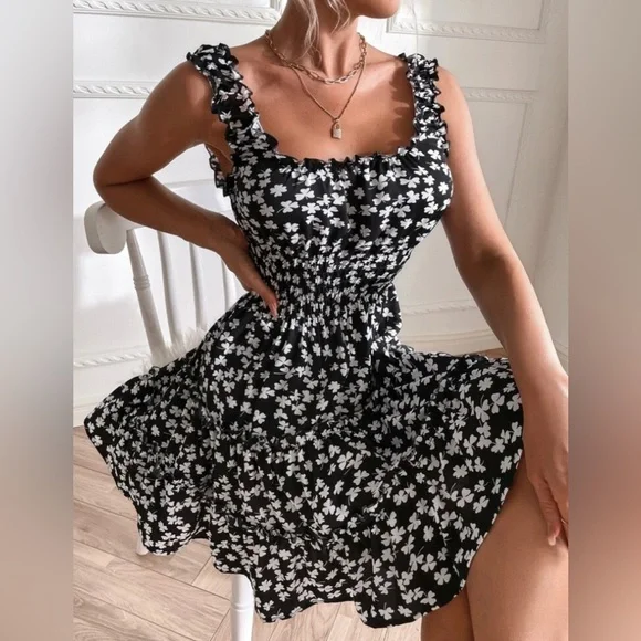 Shein size S floral runched mini dress - Picture 2 of 6